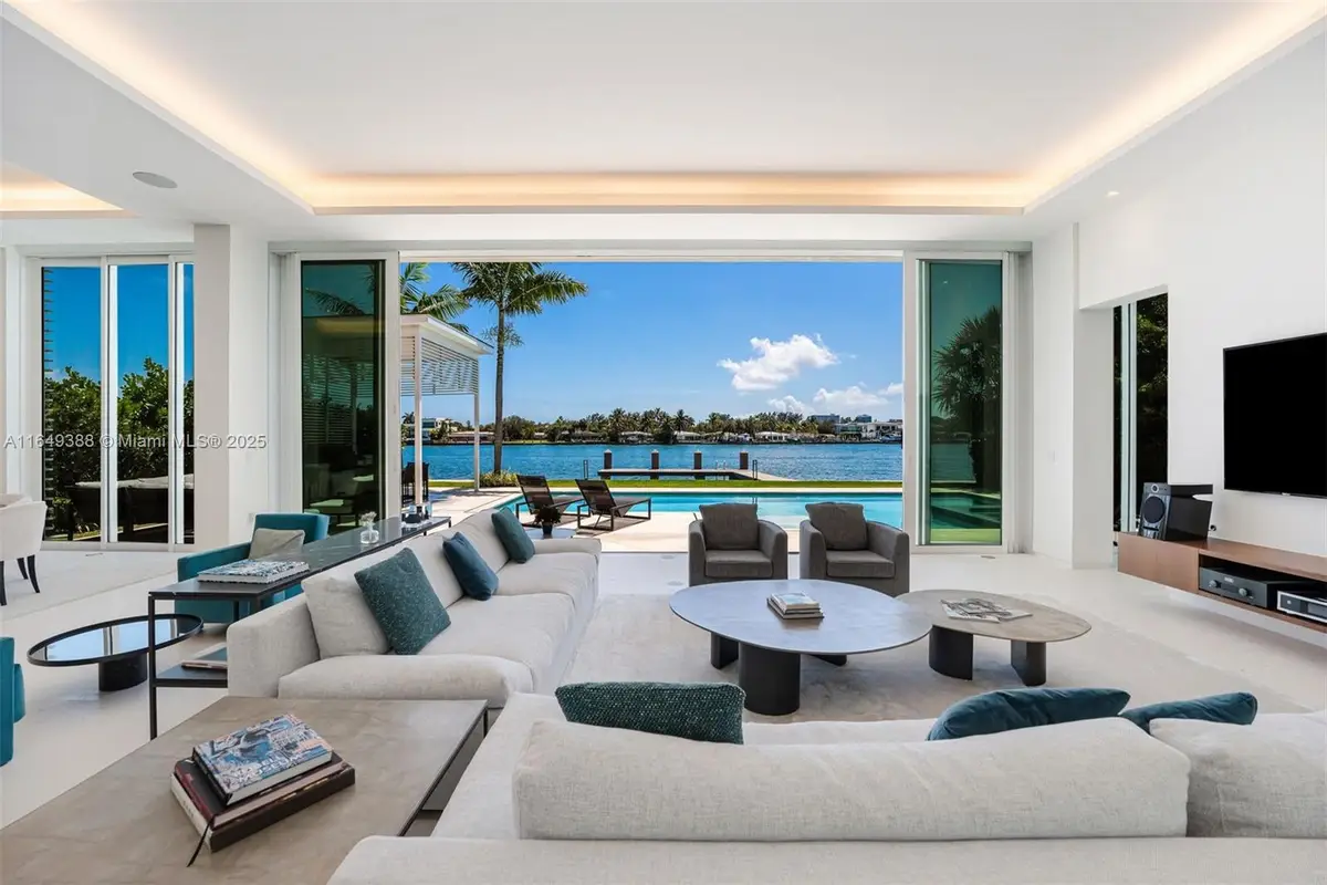 1844 Daytonia Rd, Miami Beach, FL 33141 - Image #1