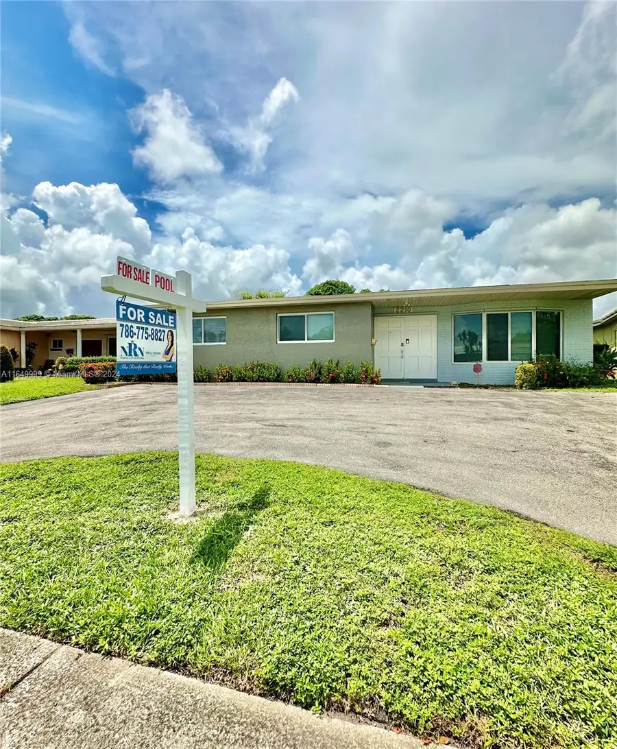 2210 N 54th Ave, Hollywood, FL 33021 - Image #2