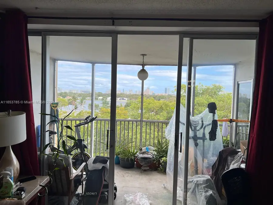 Address Withheld By Seller, Miami, FL 33179 - Image #3