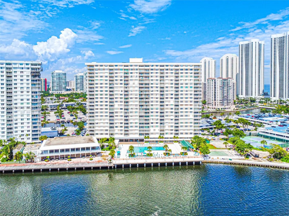 300 Bayview Dr #1012, Sunny Isles Beach, FL 33160 - Image #1