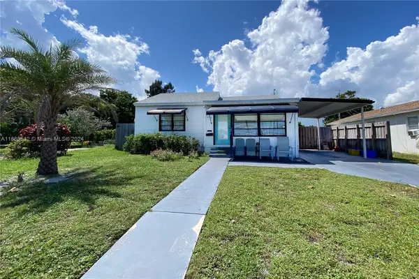 1109 S M St, Lake Worth, FL 33460