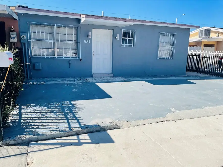 19316 NW 46th Ave, Miami Gardens, FL 33055 - Image #3