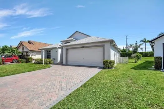 5127 Robino Cir, West Palm Beach, FL 33417