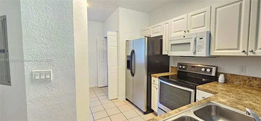 1935 Gardenia Ct #1935, Riviera Beach, FL 33404 - Image #3