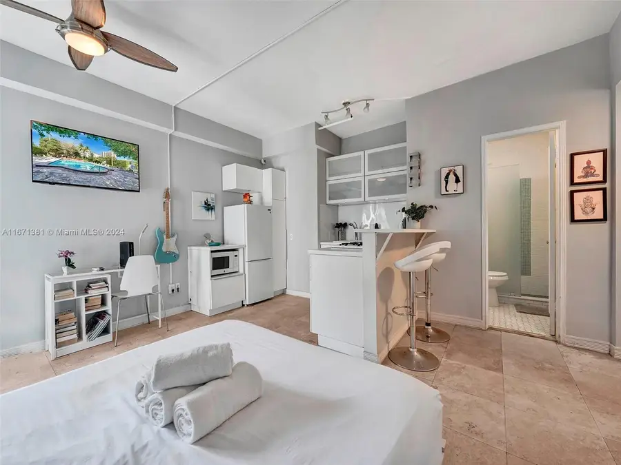 255 W 24th St #306, Miami Beach, FL 33140 - Image #3