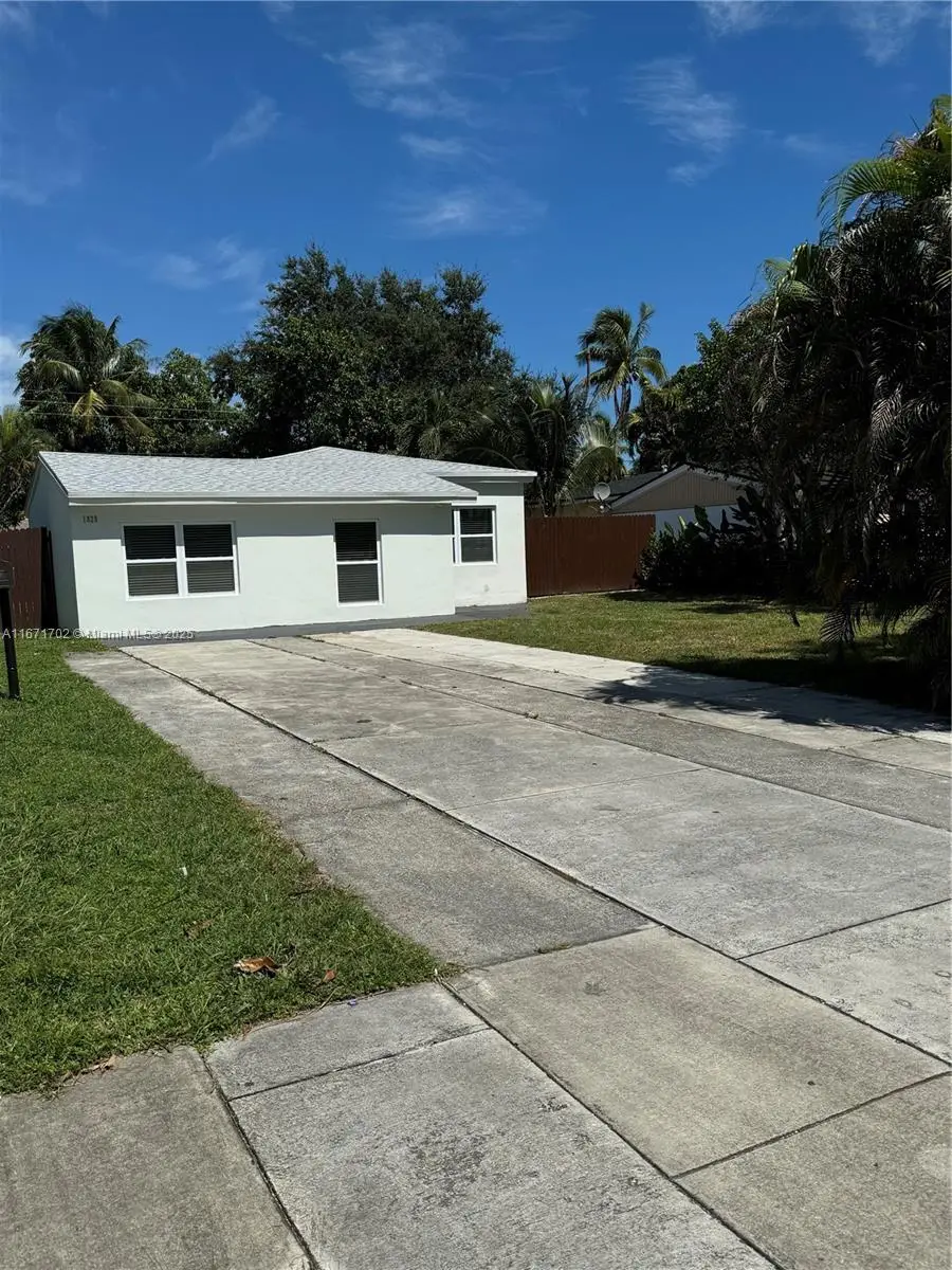 1829 NE 176th St, North Miami Beach, FL 33162 - Image #3