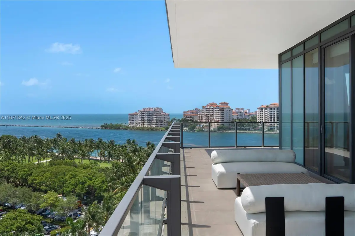 800 S Pointe Dr #901, Miami Beach, FL 33139 - Image #1