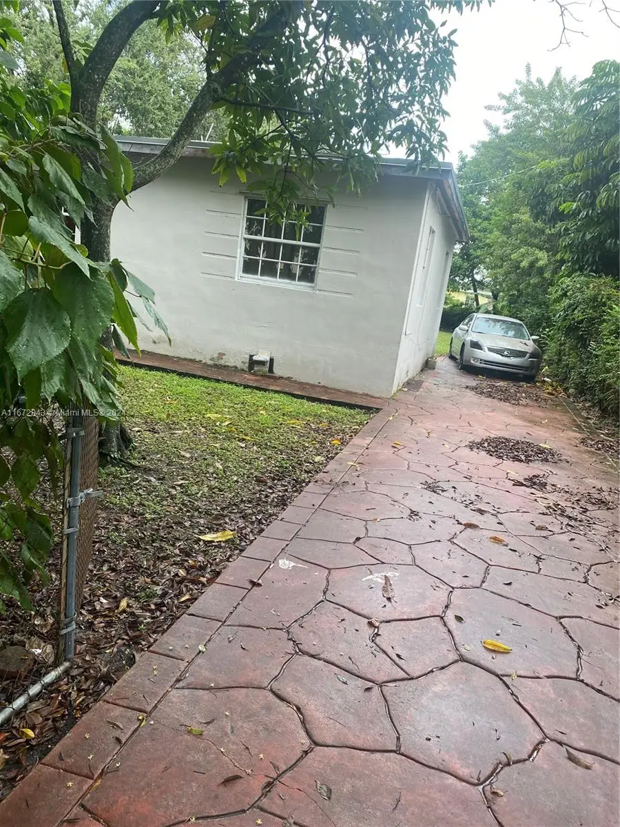 215 NW 117th St, Miami, FL 33168 - Image #3