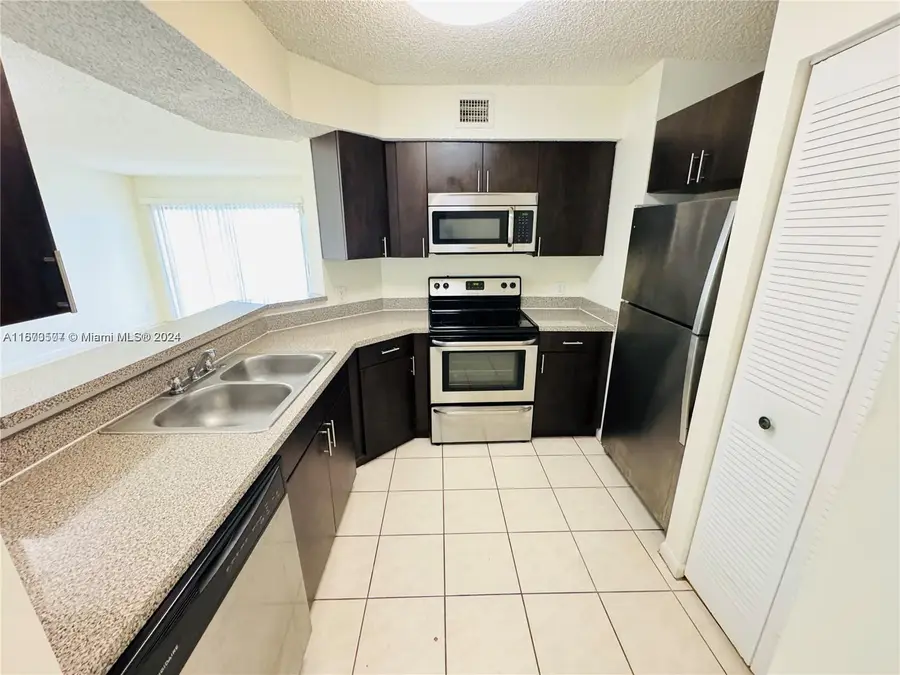 3473 NW 44th St #103, Oakland Park, FL 33309 - #2