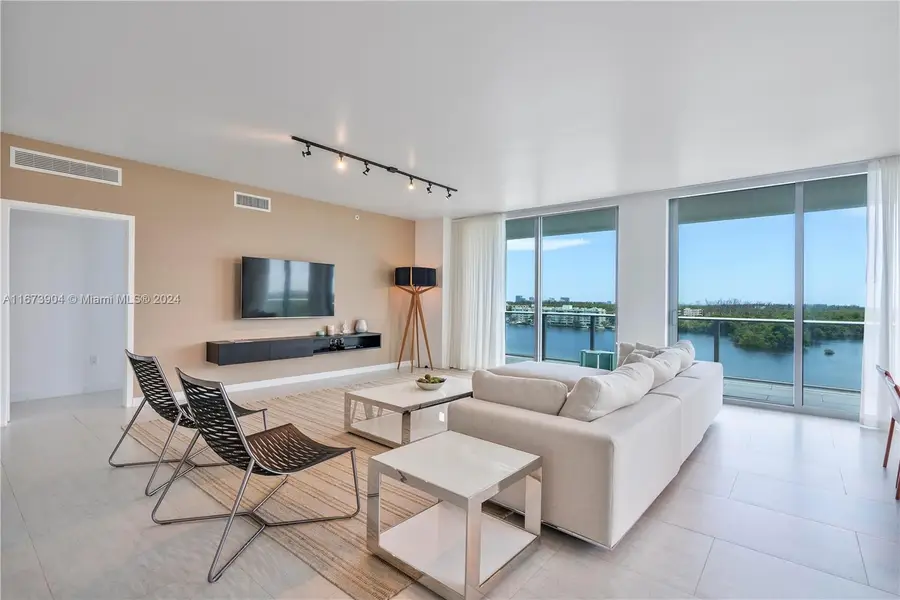 17111 Biscayne Blvd #802, North Miami Beach, FL 33160 - Image #3