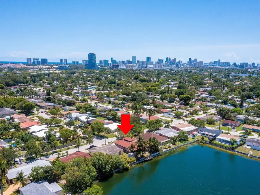 232 SW 7th Ave, Hallandale Beach, FL 33009 - #2