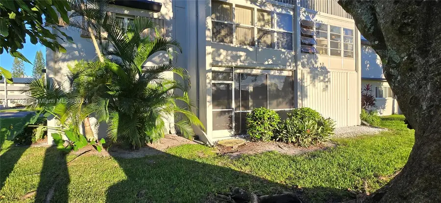 7827 Golf Cir Dr #101, Margate, FL 33063 - Image #3