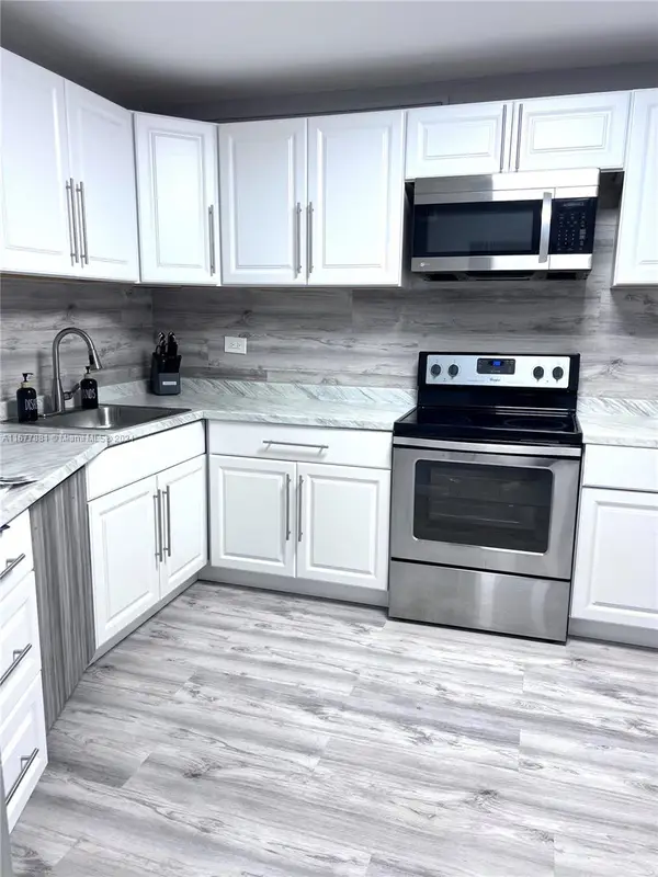 1670 NE 191st St #403-3, Miami, FL 33179