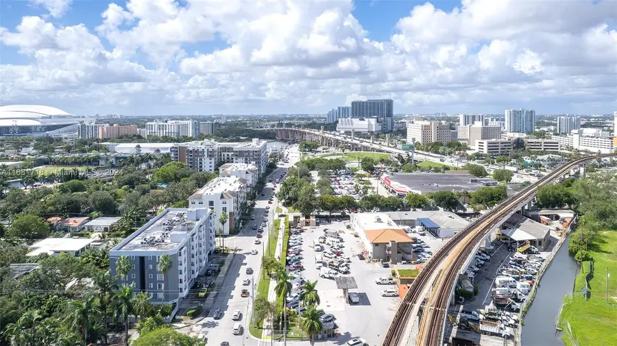 1010 NW 11th St #507, Miami, FL 33136 - Image #3