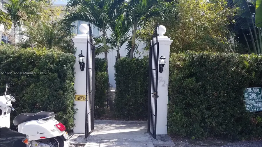 3921 N Meridian Ave, Miami Beach, FL 33140 - Image #3