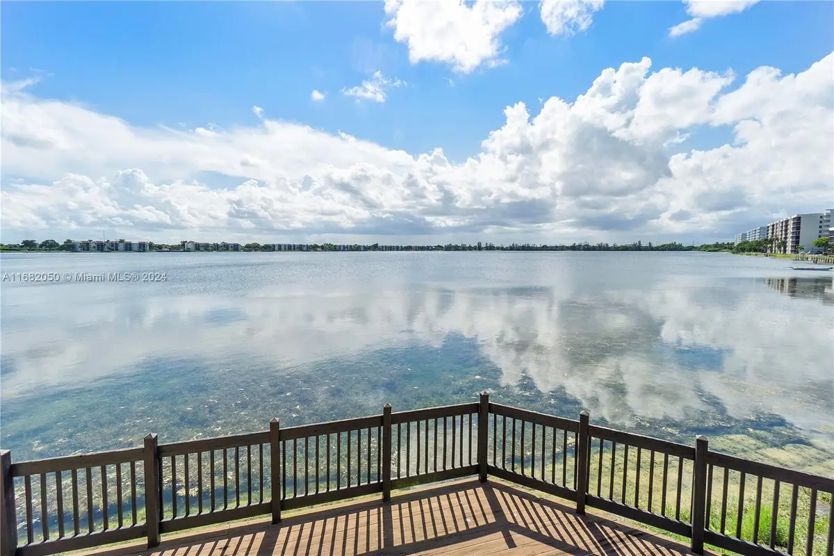 105 Lake Emerald Dr. #315, Oakland Park, FL 33309 - Image #1