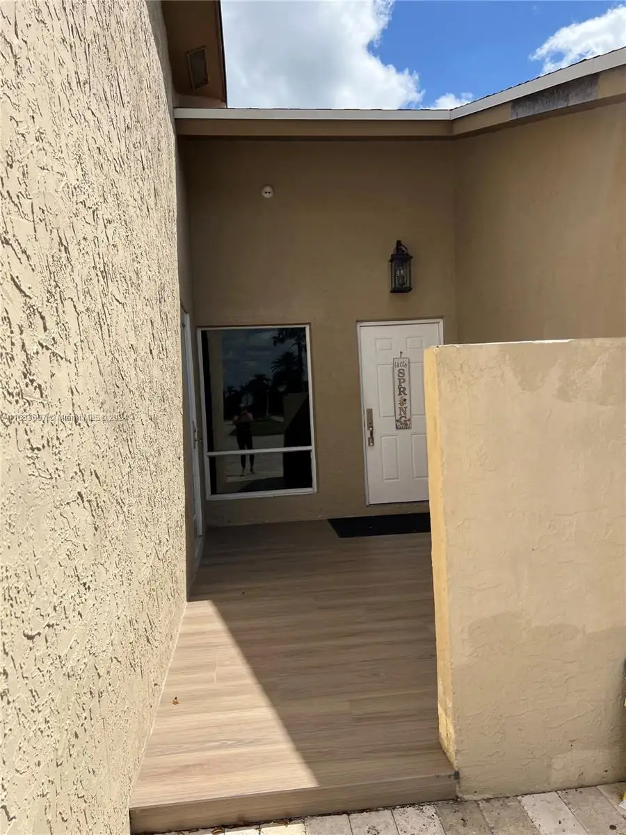 3996 NW 1st Pl, Deerfield Beach, FL 33442 - Image #3