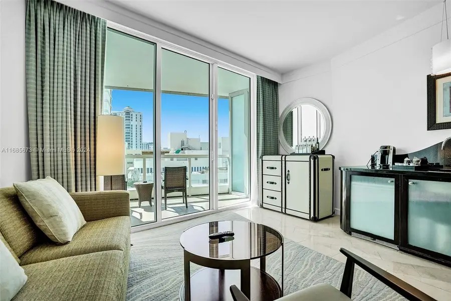 4391 Collins Ave #915, Miami Beach, FL 33140 - Image #3