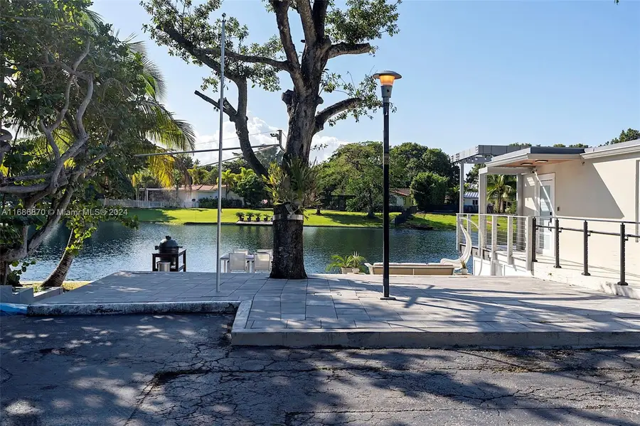 6616 E Miami Lakes Dr E, Miami Lakes, FL 33014 - Image #2