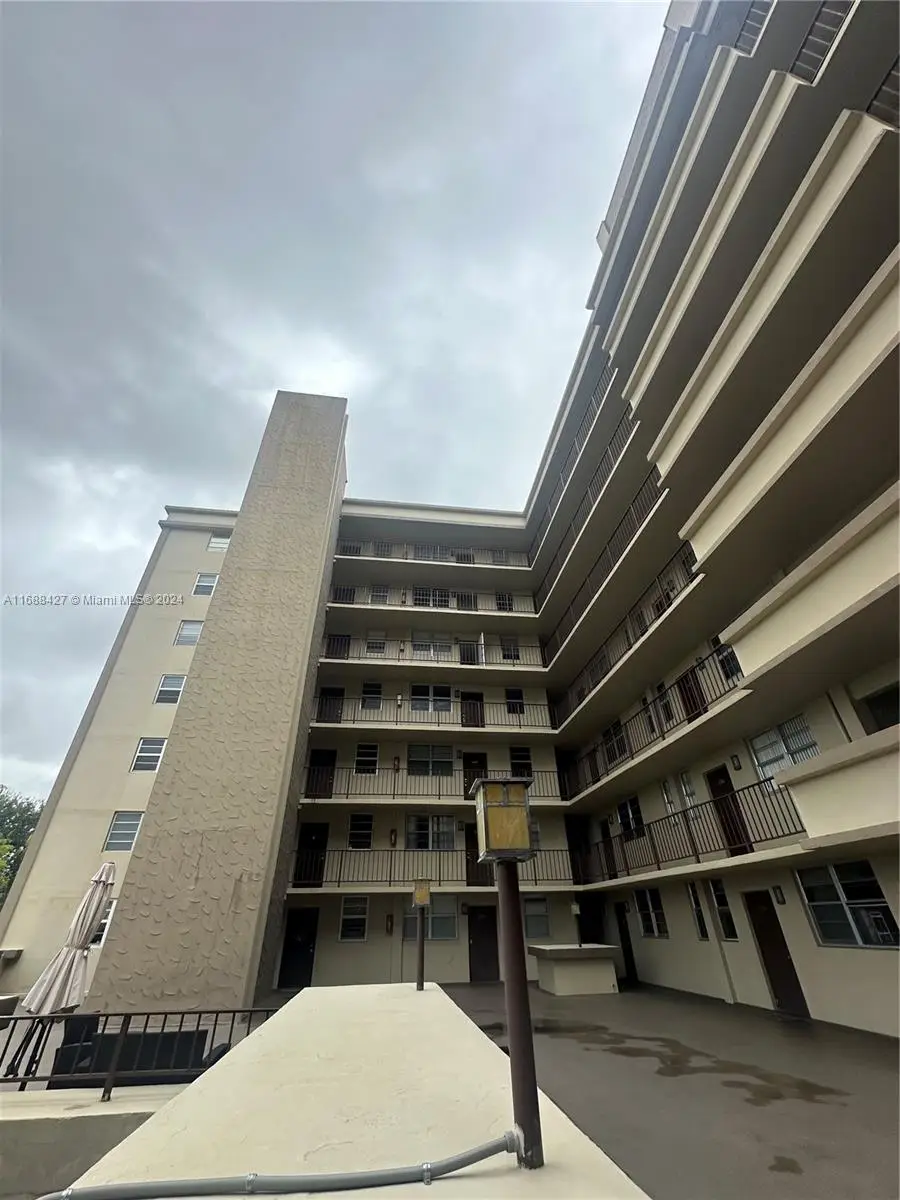 1811 Jefferson St #210, Hollywood, FL 33020 - Image #2