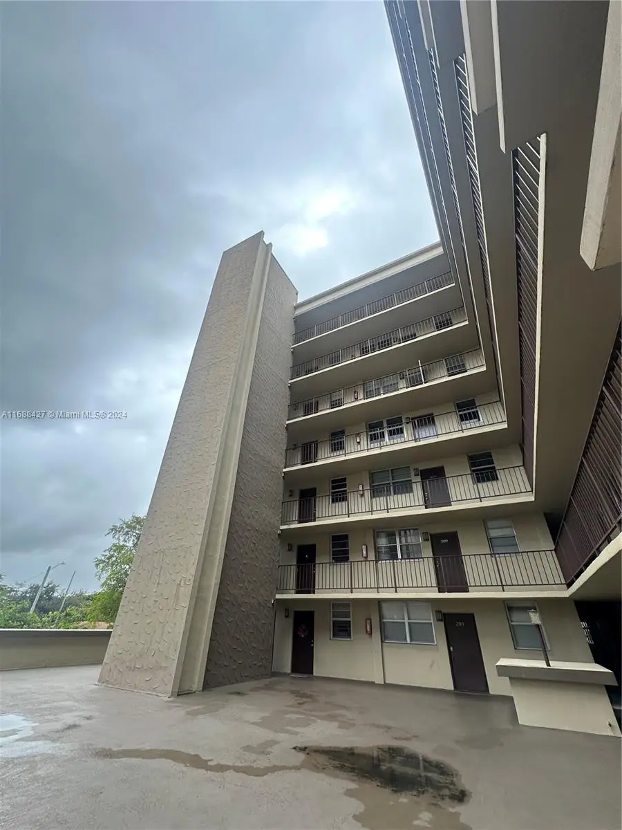 1811 Jefferson St #210, Hollywood, FL 33020 - Image #3