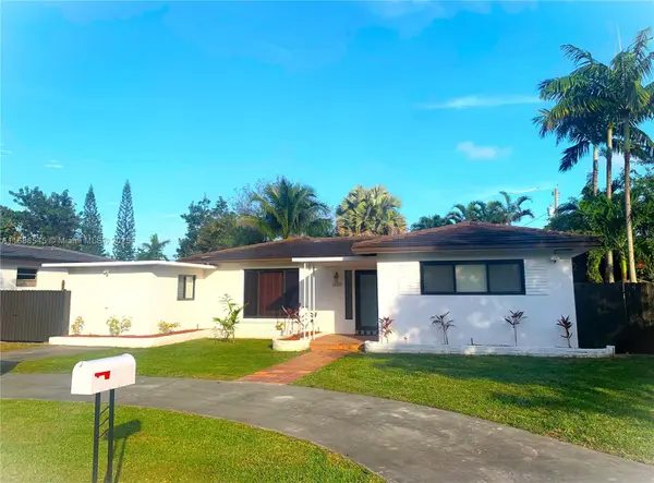 10825 Peachtree Dr, Miami, FL 33161