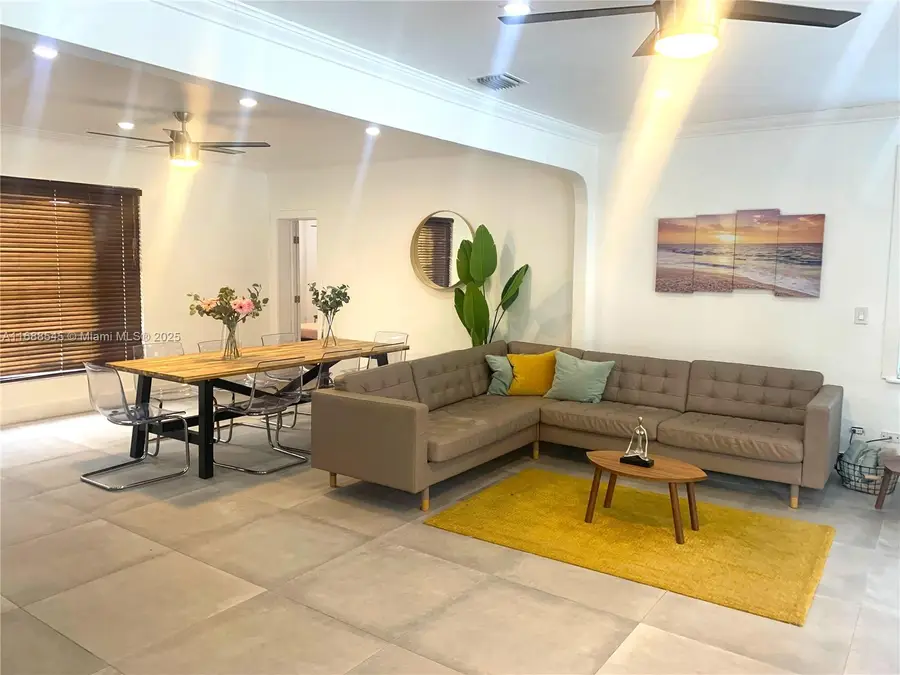 10825 Peachtree Dr, Miami, FL 33161 - Image #3