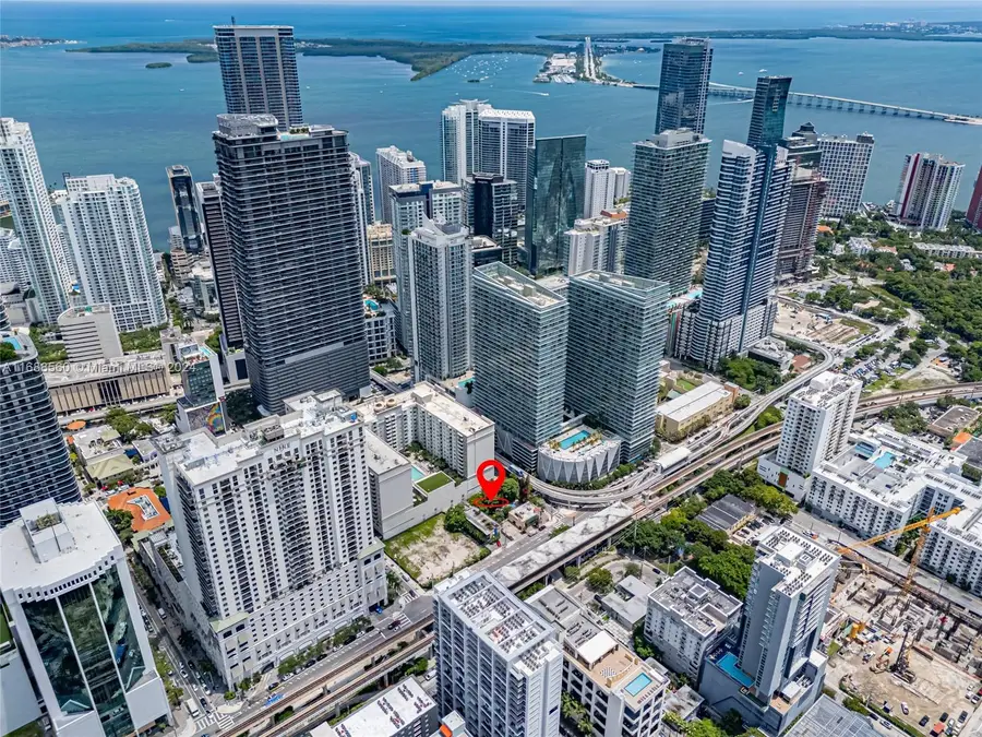 75 SW 11th St, Miami, FL 33130 - #2