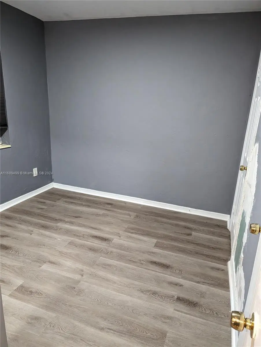 7735 Hawthorne Ave, Miami Beach, FL 33141 - Image #1