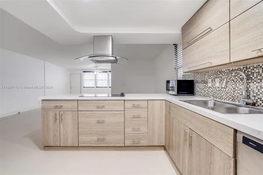 20350 W Country Club Dr #120-4, Aventura, FL 33180 - Image #2