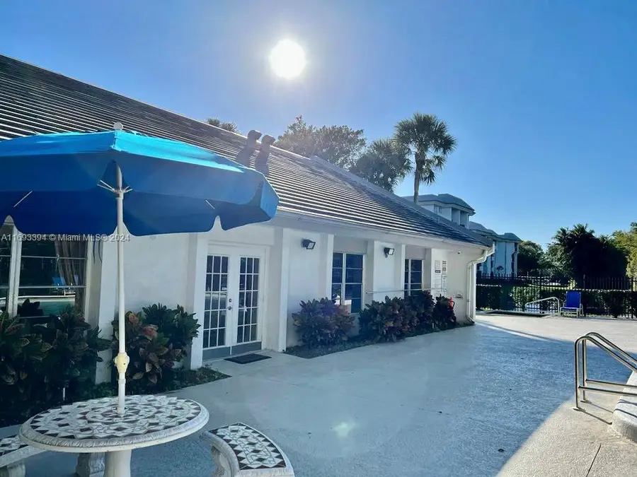 721 N Pine Island Rd #213, Plantation, FL 33324 - Image #3