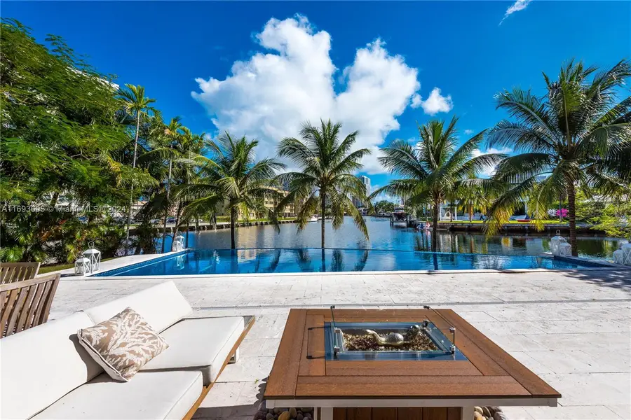 400 Tamarind Dr, Hallandale Beach, FL 33009 - #2