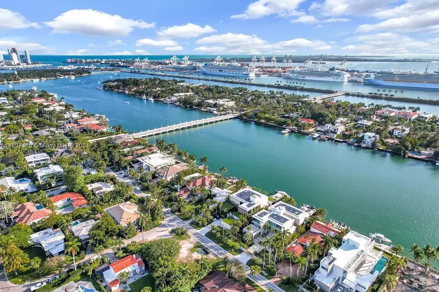 306 S Hibiscus Dr, Miami Beach, FL 33139 - Image #2