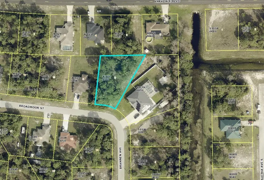 439 Broadmoor St, Lehigh Acres, FL 33974 - Image #2