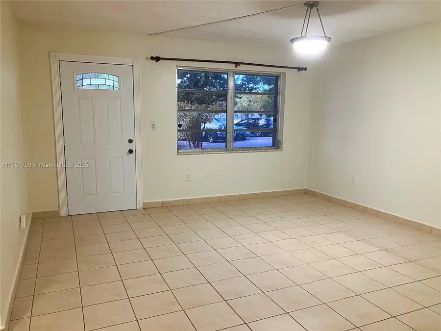 20275 NE 2nd Ave #16, Miami, FL 33179 - Image #3