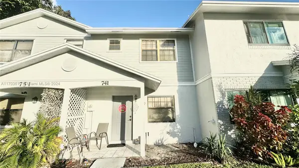 741 NW 105th Ter, Pembroke Pines, FL 33026