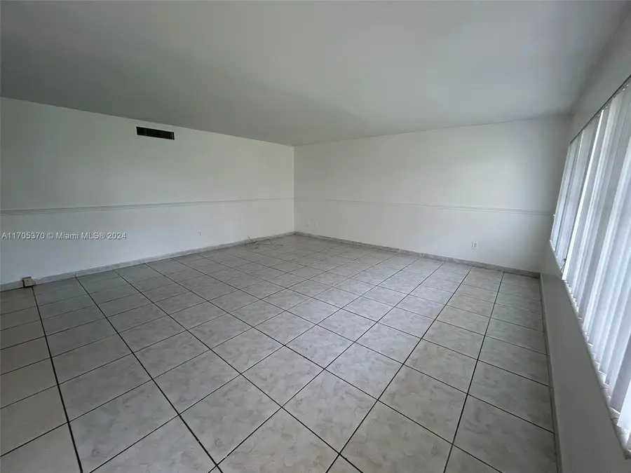 11855 NE 19th Dr #8, North Miami, FL 33181 - Image #2