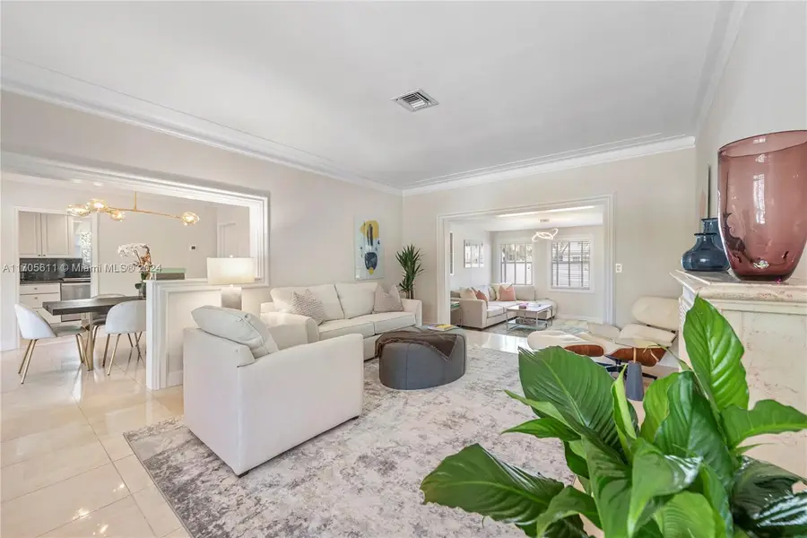 5371 N Bay Rd, Miami Beach, FL 33140 - Image #2