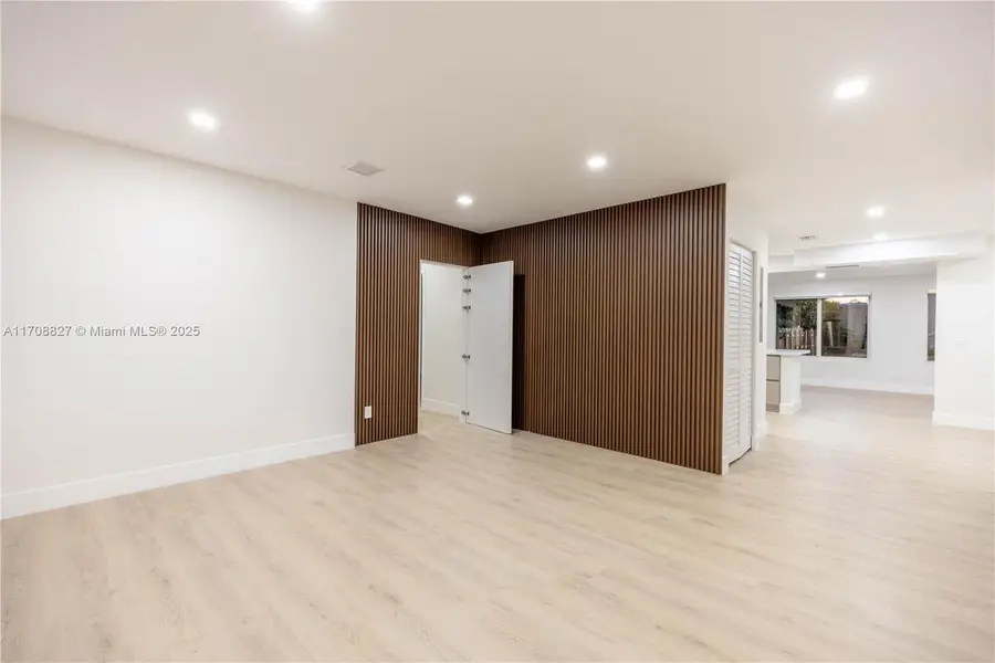 6070 SW 42nd St, Miami, FL 33155 - Image #3