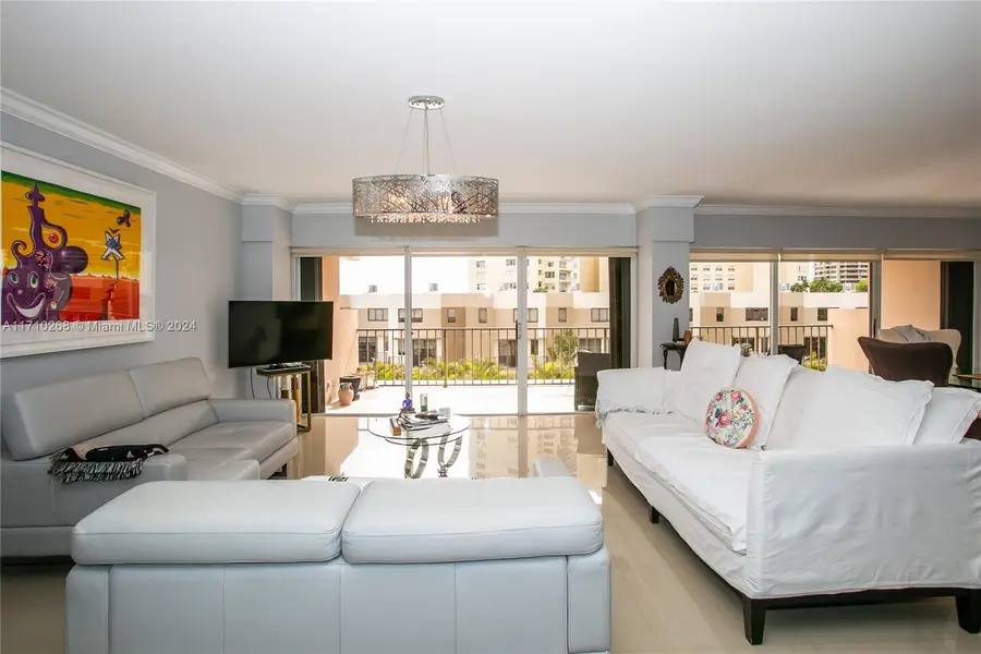 1800 NE 114th St #406, Miami, FL 33181 - Image #2