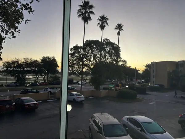 Address Withheld By Seller, Miami, FL 33193