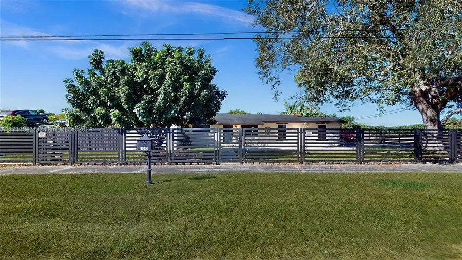 27200 SW 162nd Ave, Homestead, FL 33031 - Image #2