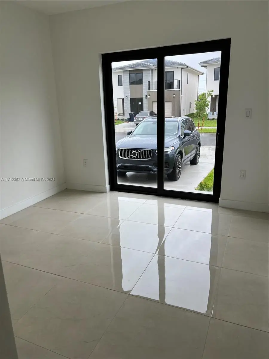 1180 NW 1st St, Florida City, FL 33034 - Image #2