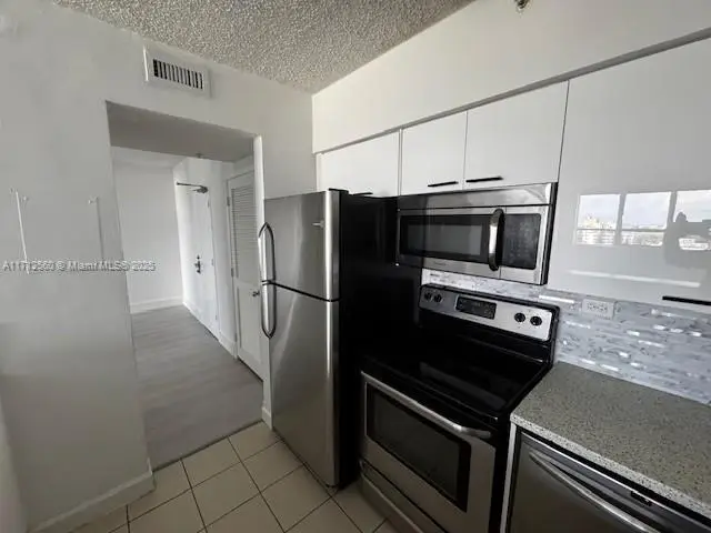1500 Bay Rd #1070S, Miami Beach, FL 33139 - Image #1