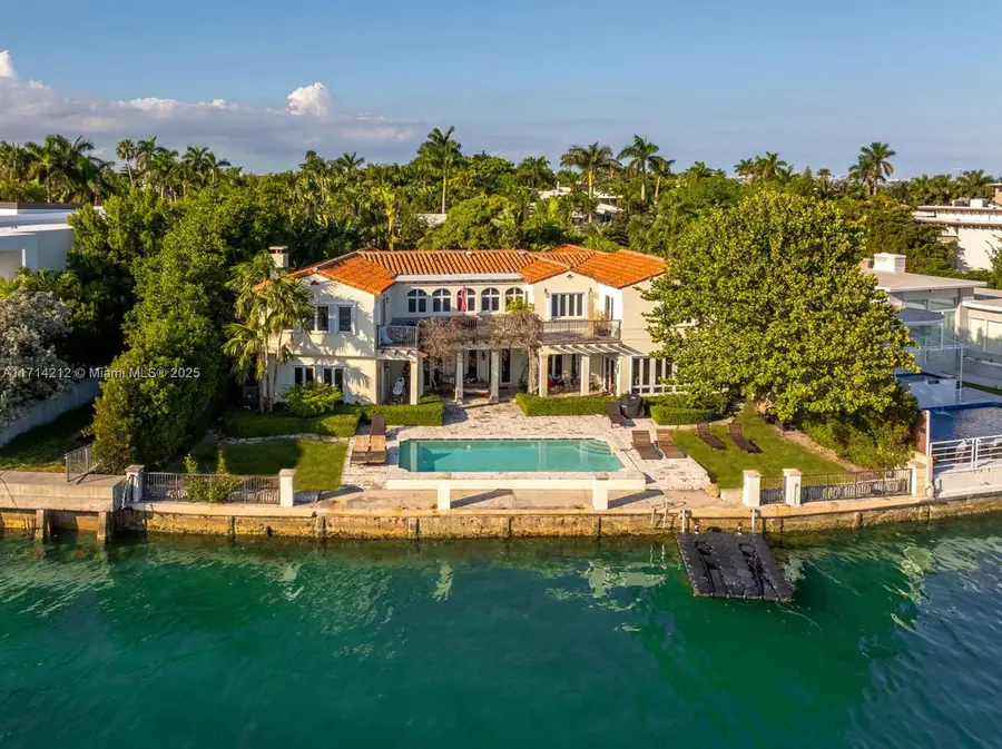 11 E Rivo Alto Dr, Miami Beach, FL 33139 - Image #2