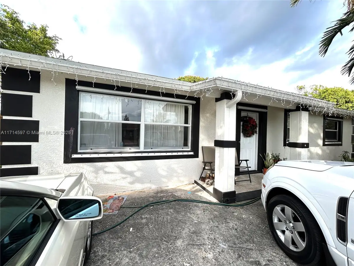 926 S 13th Ave S, Lake Worth, FL 33460 - Image #1