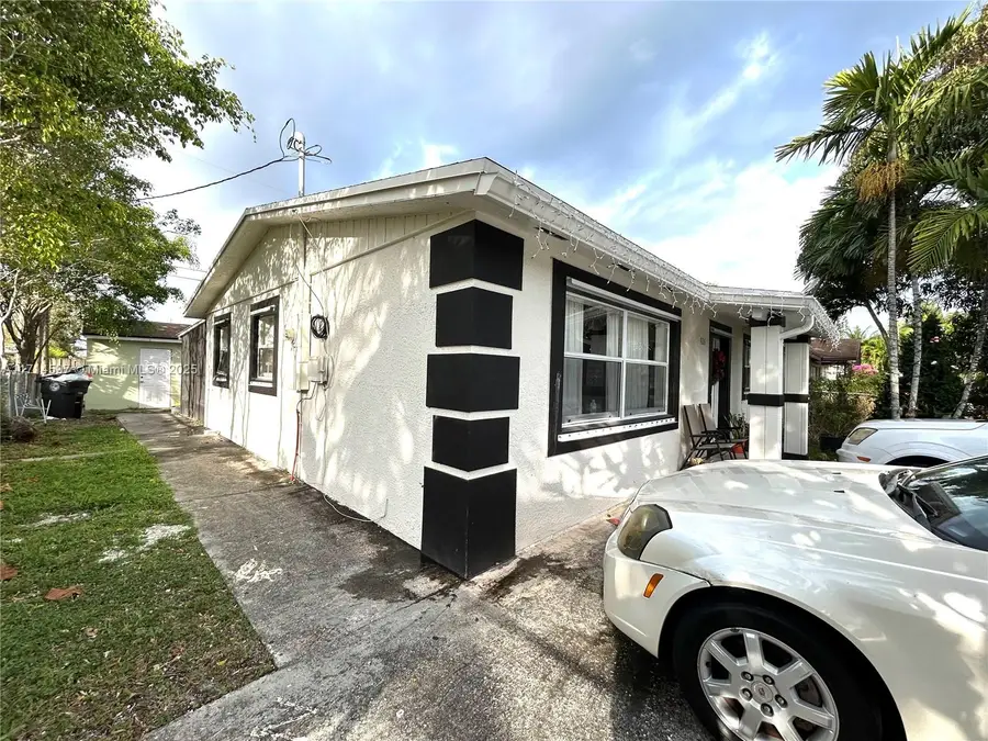 926 S 13th Ave S, Lake Worth, FL 33460 - Image #2