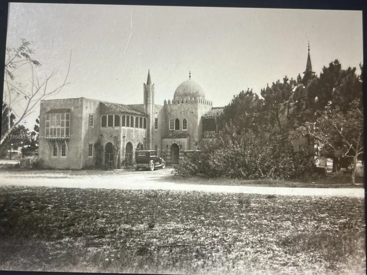 1240 Sesame St, Opa Locka, FL 33054 - Image #1