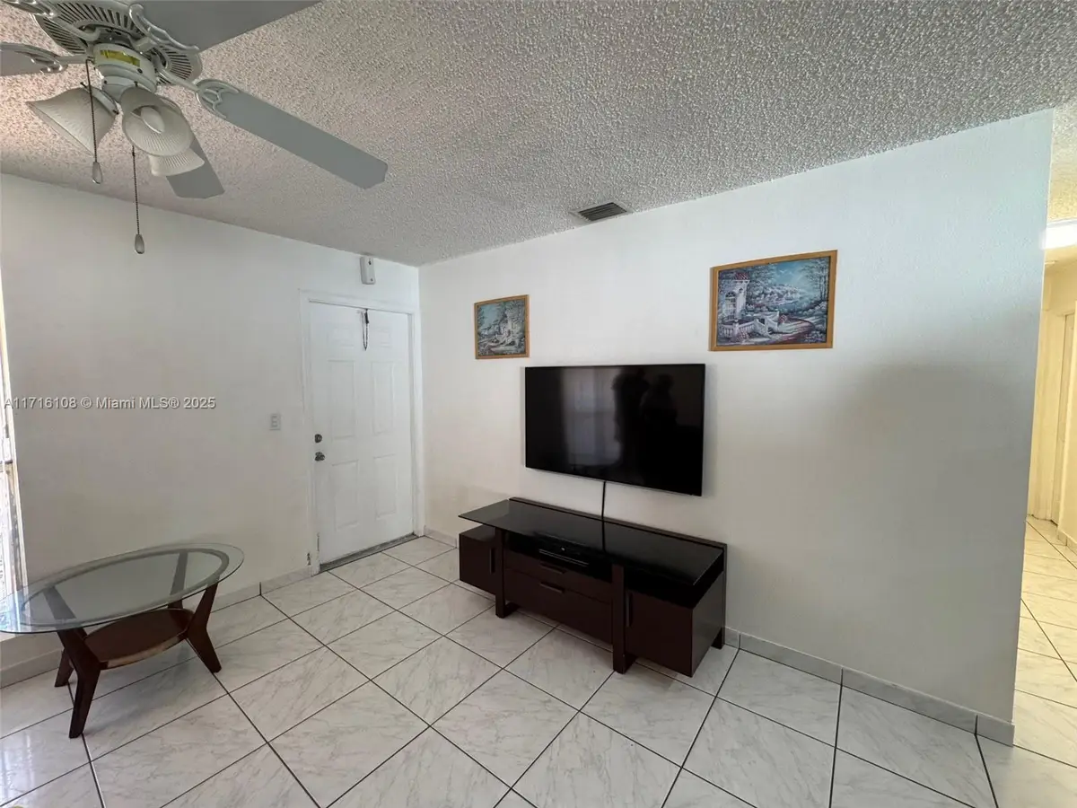 800 N 65th Ave, Hollywood, FL 33024 - Image #1