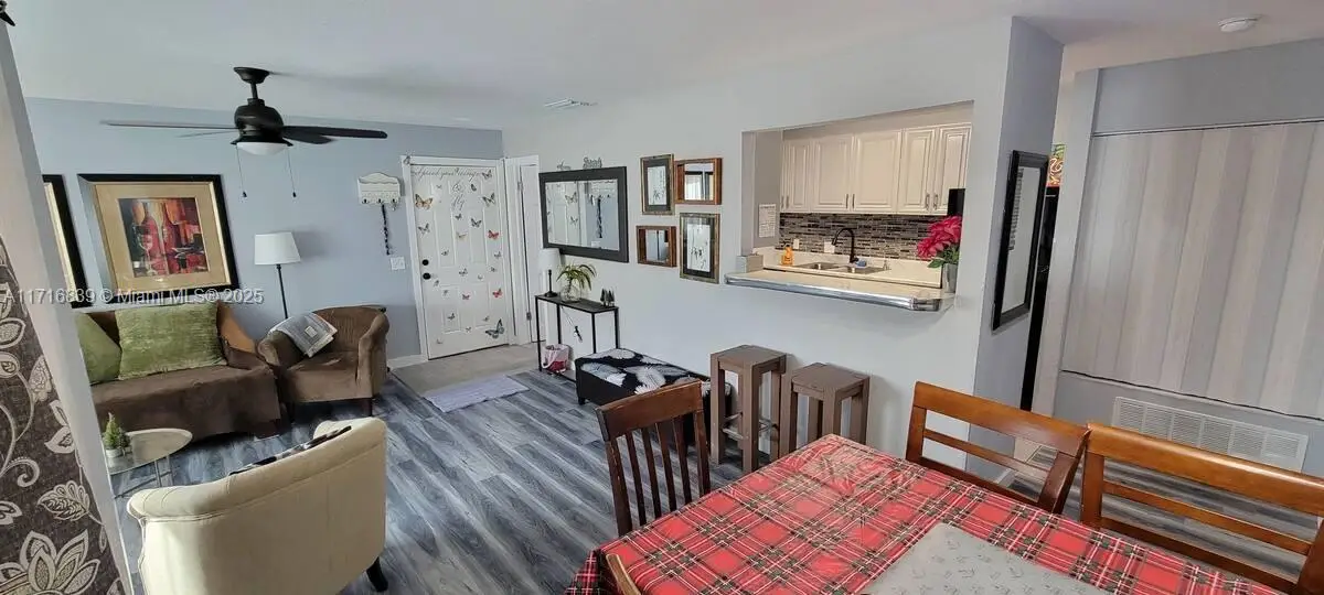 13285 Arbor Pointe Cir, Tampa, FL 33617 - Image #1